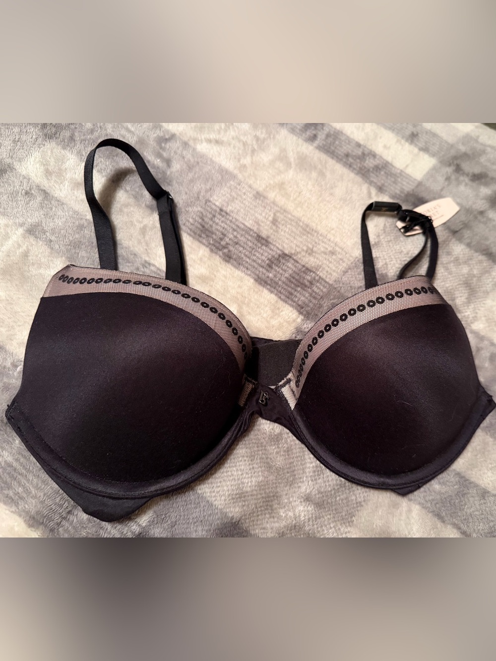 Victoria's Secret Fabulous Demi Lined Bra ~ Size 34C ~ NWT!